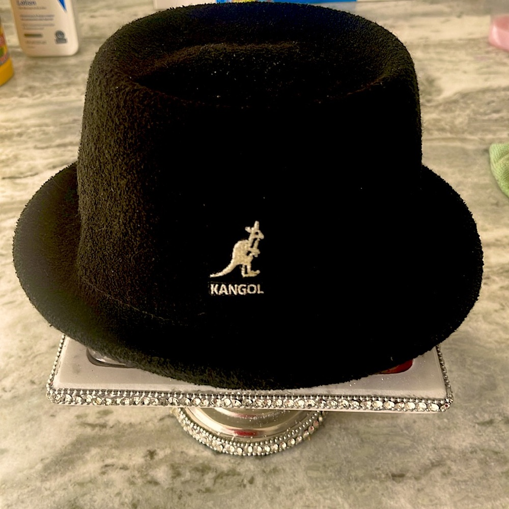 Kangol hand one size fits all great for 80 parties